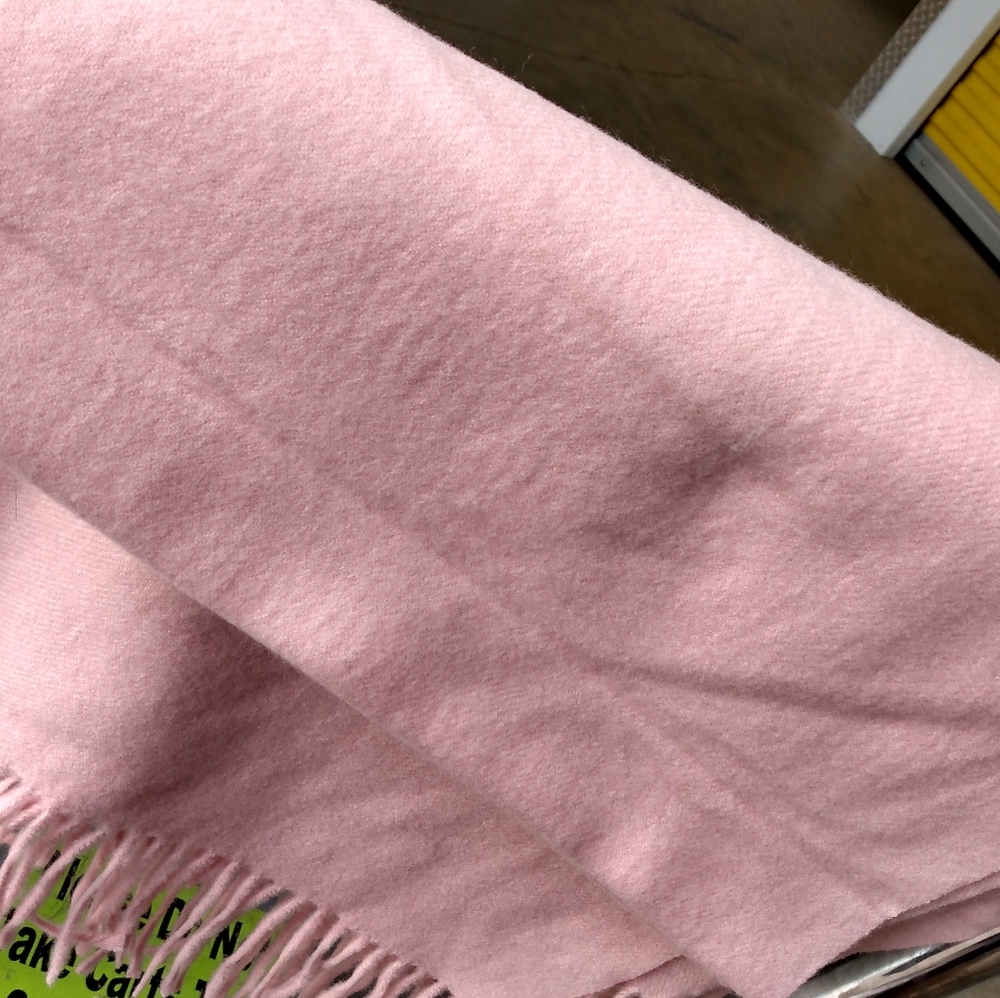 Pretty Persuasions Wrap - Picture 2 of 5